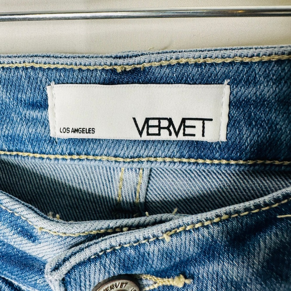 Vervet Los Angeles Light Wash High Rise Frayed Hem Denim Shorts V2912 Large - Picture 3 of 7